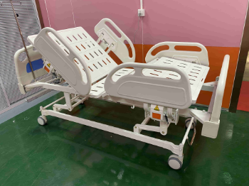 Three-Function Electric Bed Patient Examination Bed Hospital Factory Price New Design Medical Surgery Hospital Equipment 2