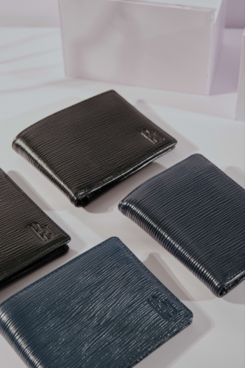 High Quality Wallet For Men B21 Shoe Maker Hot Trending Leather Wallet & Card Holder Cheap Price From Vietnam Manufacturer 3