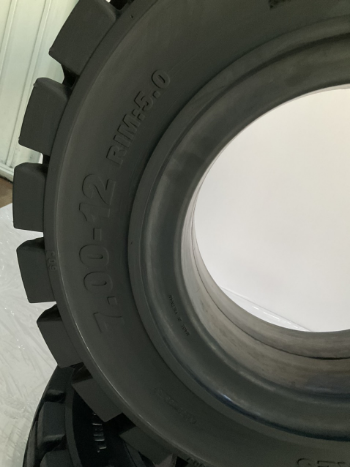 MR-SOLID Tire For Forklift 7.00-12 Tire For Forklift Variety Bearing Strength Iso Customized Packing Vietnam Manufacturer 1