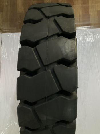 Forklift Spare Parts MR-SOLID Tires 750 - 15 Super Durable Hot Product Bearing Strength Using For Lift Truck Forklift 3