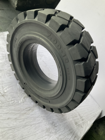 Success Tire For Forklift 7.00-12 Natural Tire Wholesale Bearing Strength Using For Forklift Iso Customized Packing Vietnam 3