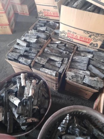 Charcoal Briquette High Quality & Reasonable Price Fast Burning Using For Many Industries Customized Packing Vietnamese