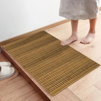 Bath mat made from rattan, customizable size on request durable aesthetically pleasing and environmentally friendly.