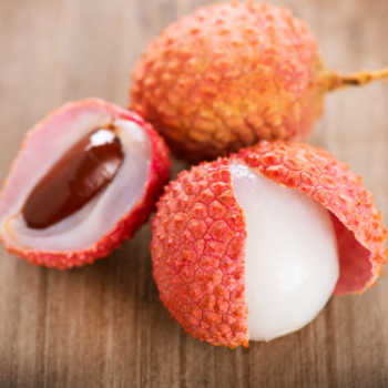 Fresh Lychee Fresh All Size Raw Crunchy Sweet Ingredients Vinagreen In Carton/ Mesh Vietnam Manufacturer 6