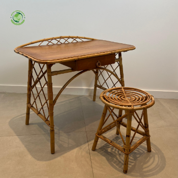 Children's desk, kids' furniture, safe for health and aesthetically pleasing, wholesale.