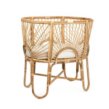 Cribs and bed baby rocking hammocks made from natural materials, safe for health and aesthetically pleasing for the room.