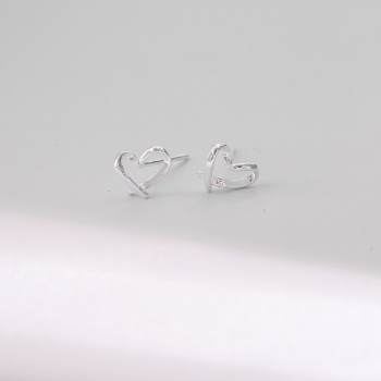 Custom Jewelry High Quality 925 Sterling Silver Fine Jewelry Heart Line Shape Cubic Zirconia Stud Earrings for Woman 4