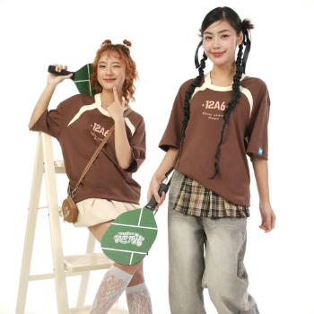 Customizable Round Neck T-Shirts: Diverse Colors And Designs Allowing Personalization For Events, Gifts, And Group Activities.