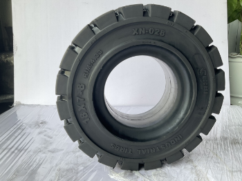 Success Solid Tire For Forklift 18X7-8 solid Tire For Sale Reasonable Price Made By Korean Technology Using For Forklift ISO Certiffication 7