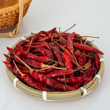 Bulk Price Spices Herbs Products Dried Chilli Organic & No Preservatives ISO Certification Viet Nam Manufacturer 3