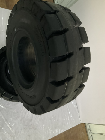 MR-SOLID solid rubber tires 23x9-10 non marking tire Variety Three-Layer Rubber Structure tire manufacturing plant From Vietnam 5