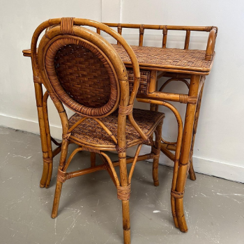 Dressing tables and desks for children Kids' study desk, kids' furniture, safe for health and aesthetically pleasing, wholesale.