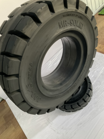 MR-SOLID Tire For Forklift 300-15 Natural Tire Wholesale Bearing Strength Using For Forklift Iso Customized Packing Vietnam 4