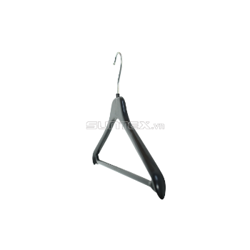 Best Selling Competitive Price Wholesale Black Plastic Hanger J414 Customized Hangers For Cloths Anti-Slip Low MOQ Made In Vietnam 2