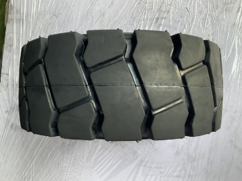 Success Solid Tire For Forklift 18X7-8 solid Tire For Sale Reasonable Price Made By Korean Technology Using For Forklift ISO Certiffication 4