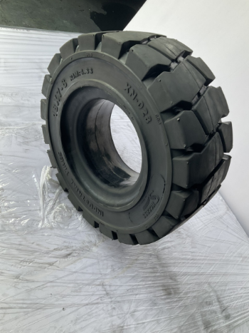 Success Solid Tire For Forklift 18X7-8 solid Tire For Sale Reasonable Price Made By Korean Technology Using For Forklift ISO Certiffication 2