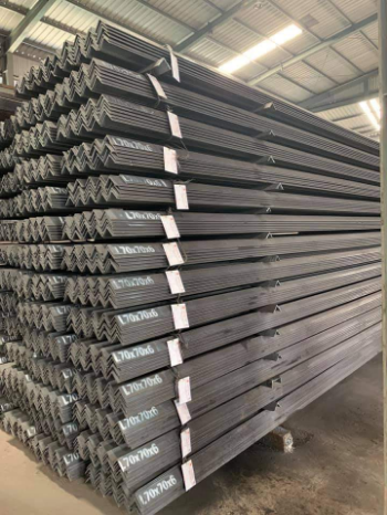 Fast Delivery Steel For Construction V 70 x 70 x 5.0ly SS400 Equal Angle Steel Good Price Black Low Carbon Made In Vietnam 1