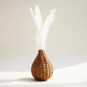 Feather Tip Rattan Cat Toy with bell inside, Pet accessories made from natural materials and stylish home decoration, Wholesale.