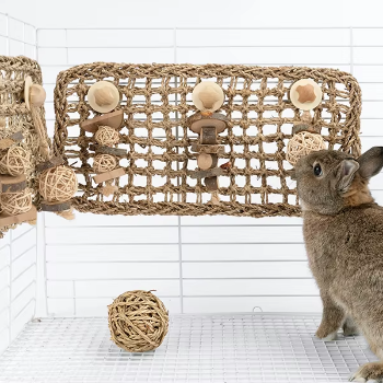 Seagrass Protector Mat with Toys for Rabbit, Pet accessories made from natural materials and stylish home decoration, Wholesale.