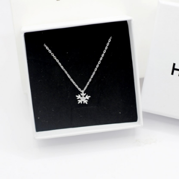 Trendy Products High Fashion Jewelry 925 Sterling Silver with Snowflake Charms Pendant Necklaces New Elegant Design For Woman 5