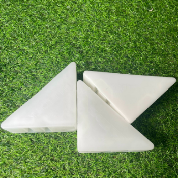 Wholesale construction products triangle bracket 100% plastic from vietnam 1