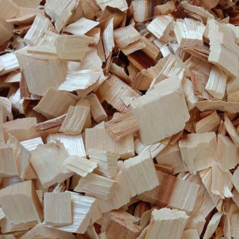 Vietnamese Manufacturer's 100% Acacia Oak Wood Chips Good Price Bulk Container for Paper Production 4