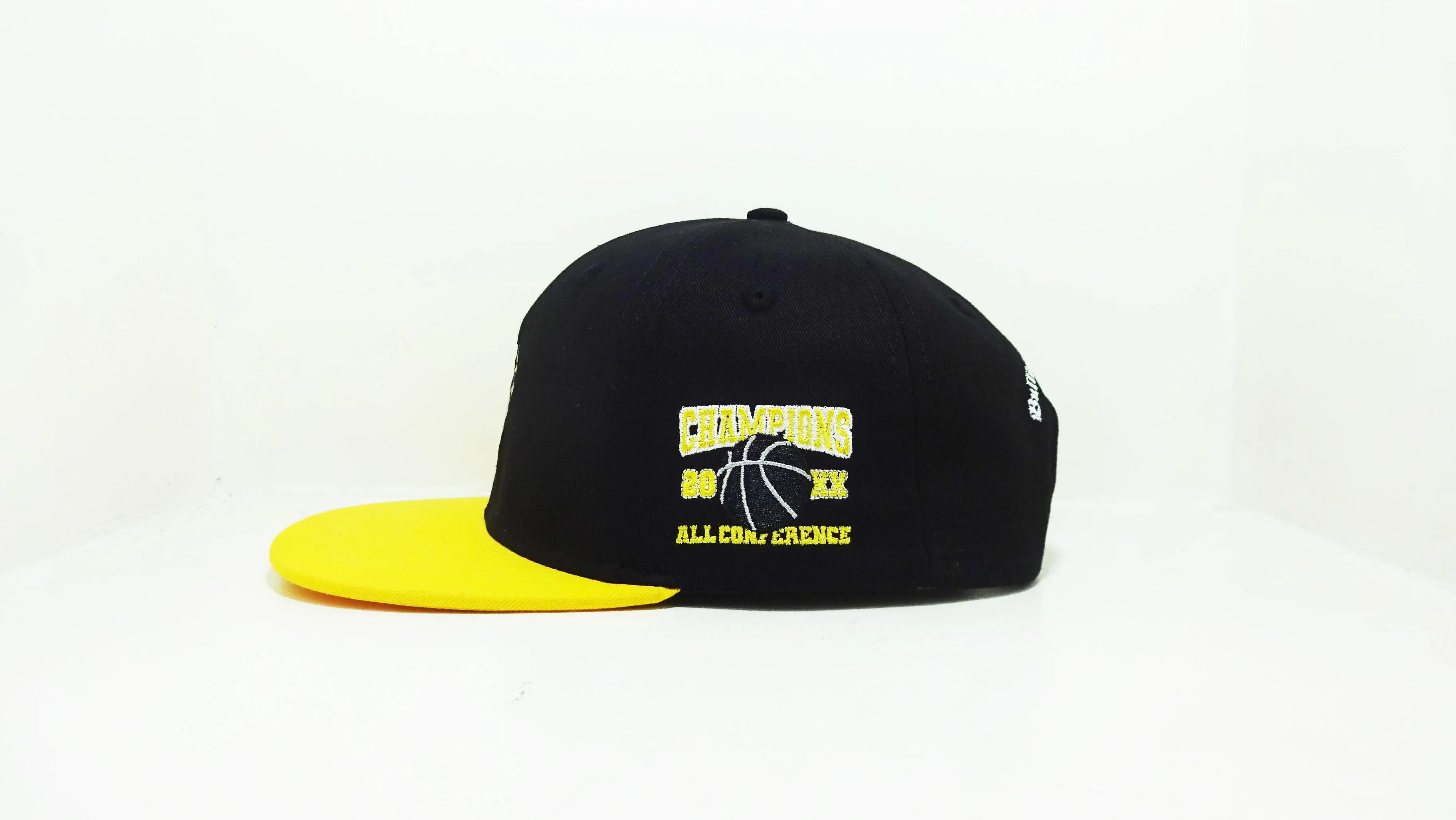 6-Panel Flat Brim High Quality Black/ Yellow Color Medium Profile Cotton and Polyester Fabric Snapback Cap for Men From Vietnam 3