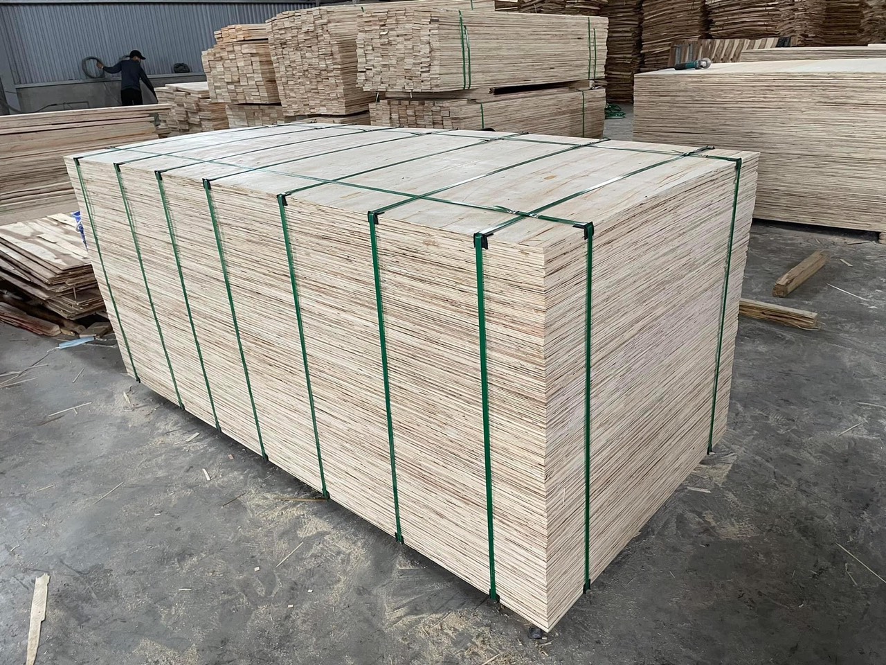 Plywood Lvl Wholesale Moisture-Proof Using For Many Industries Carb Fsc Coc Customized Packing Vietnamese Manufacturer 2