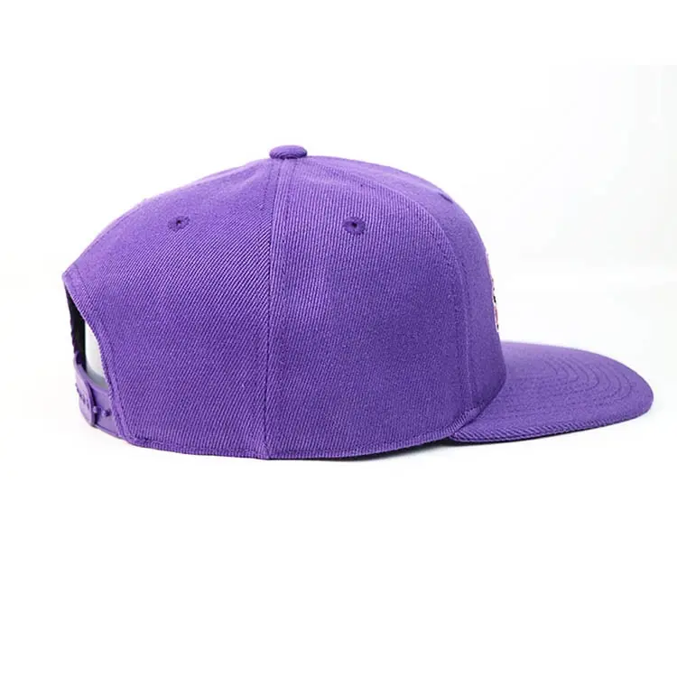Adjustable 6-Panel Flat Brim High Quality Purple Color Medium Profile 65% Cotton and 35% Polyester Fabric Snapback Sports Hats 3