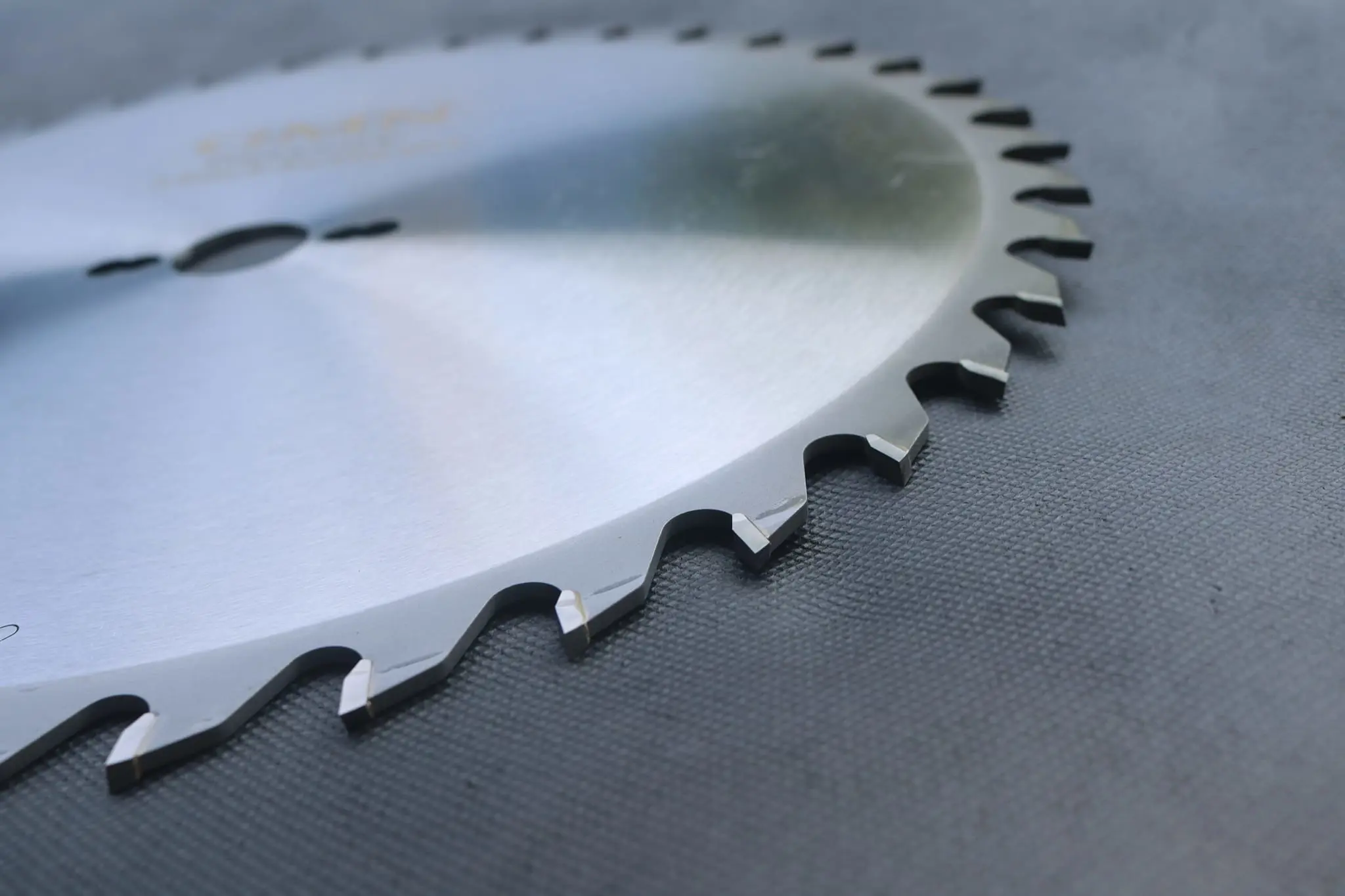 BERFEX Industrial 9/10/12/24/36 Inch Circular Saw Blade Customizable OEM 600/305/254/230/165mm TCT Saw Blade for Wood Cutting 6