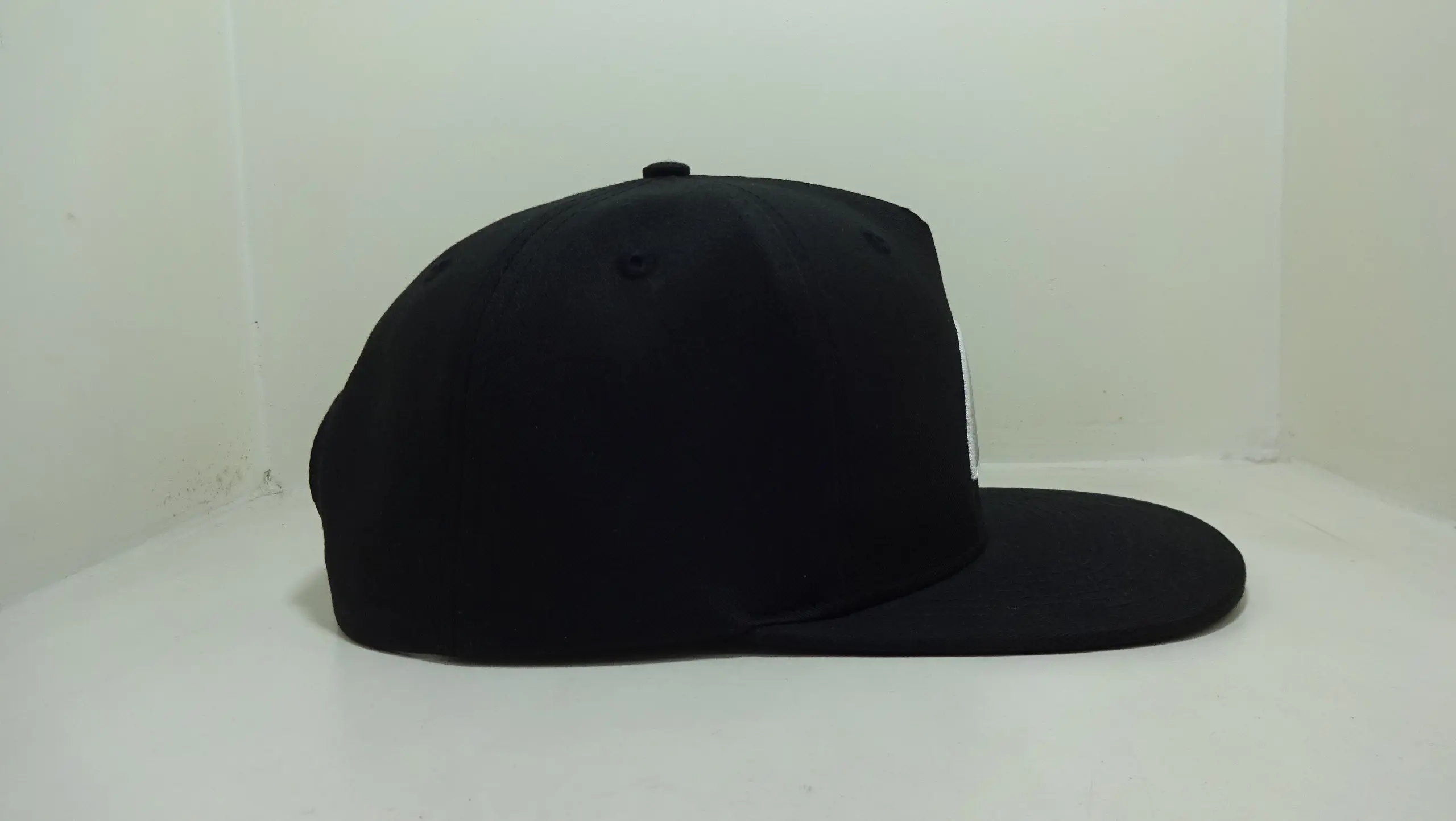 Black Baseball Cap Embroidered with Animal logo Custom Design and Color Gorras Hat Factory 5