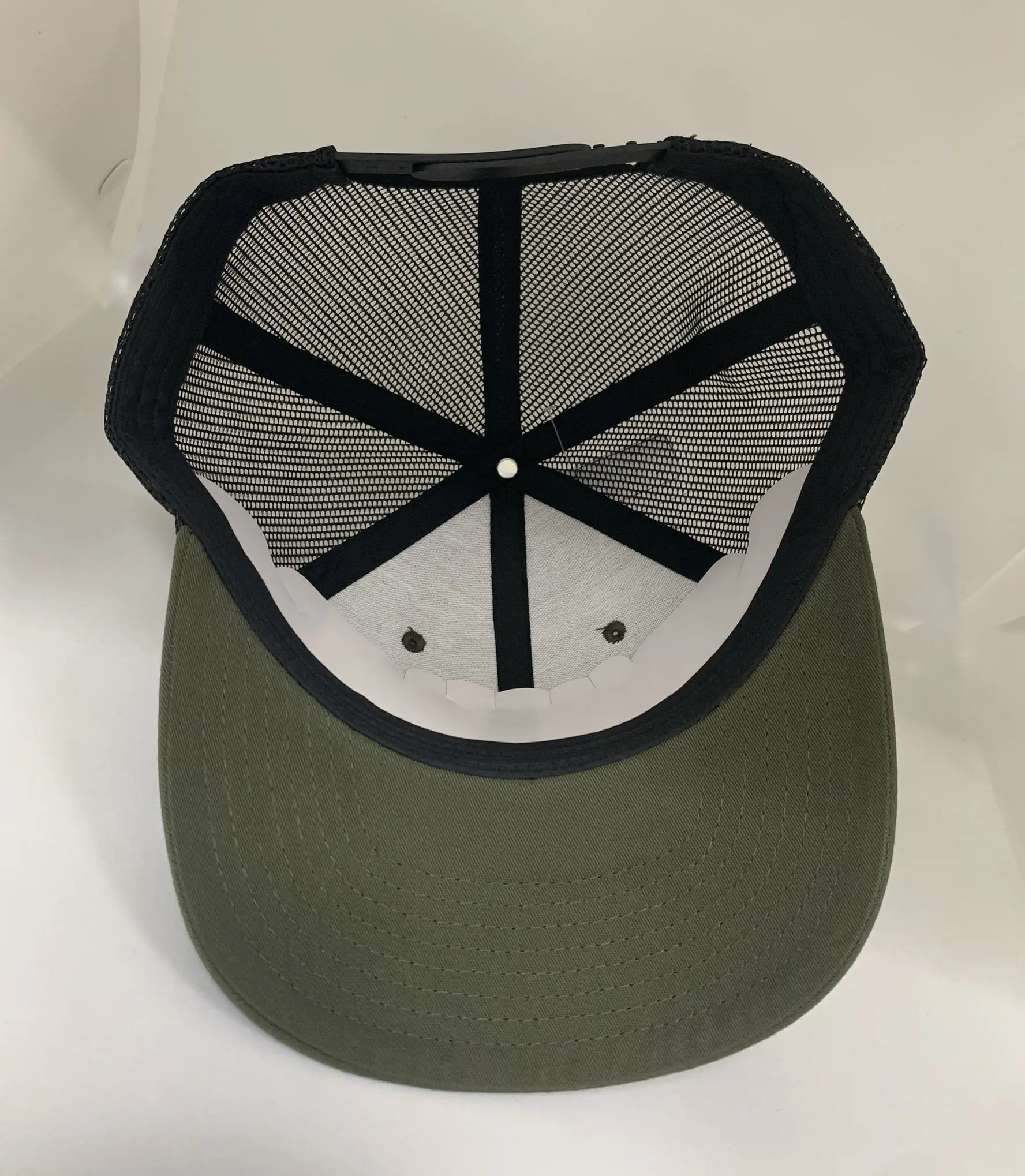 Blank Dark Green 112 Trucker Hats Small MOQ Custom Snapback Caps Vietnam Factory Promotional Hat Sport Dad Cap 4