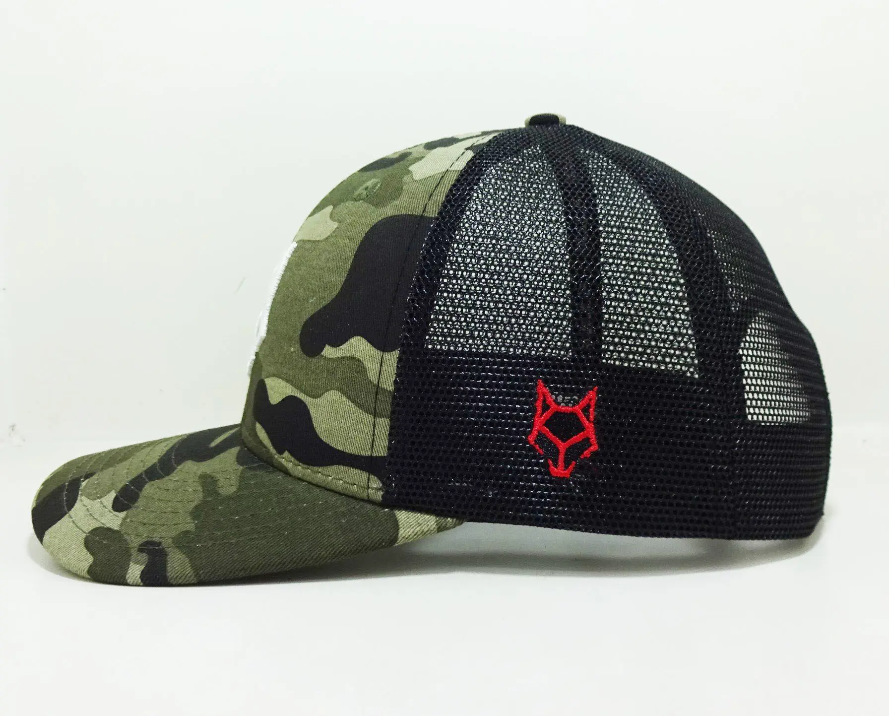 Camouflage Trucker Hats 3D Embroidery Logo Wulf Brand Caps Custom Make in Vietnam Sport for Man Snapback Cap 5