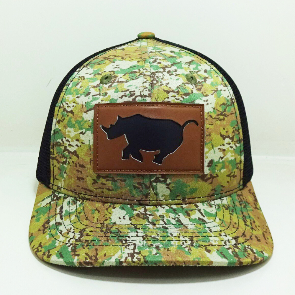 Camouflage Trucker Hats 6 Panel Leather Patch Structured Caps Breathable Black Mesh Contrast Stitching Line Slightly Curved Brim 1