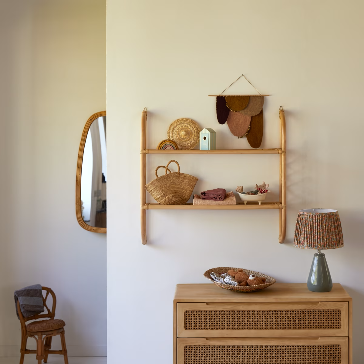 Children's wall shelf in rattan Made In Vietnam Eco-friendly material used for Home decoration Storage shelf Wholesale 6