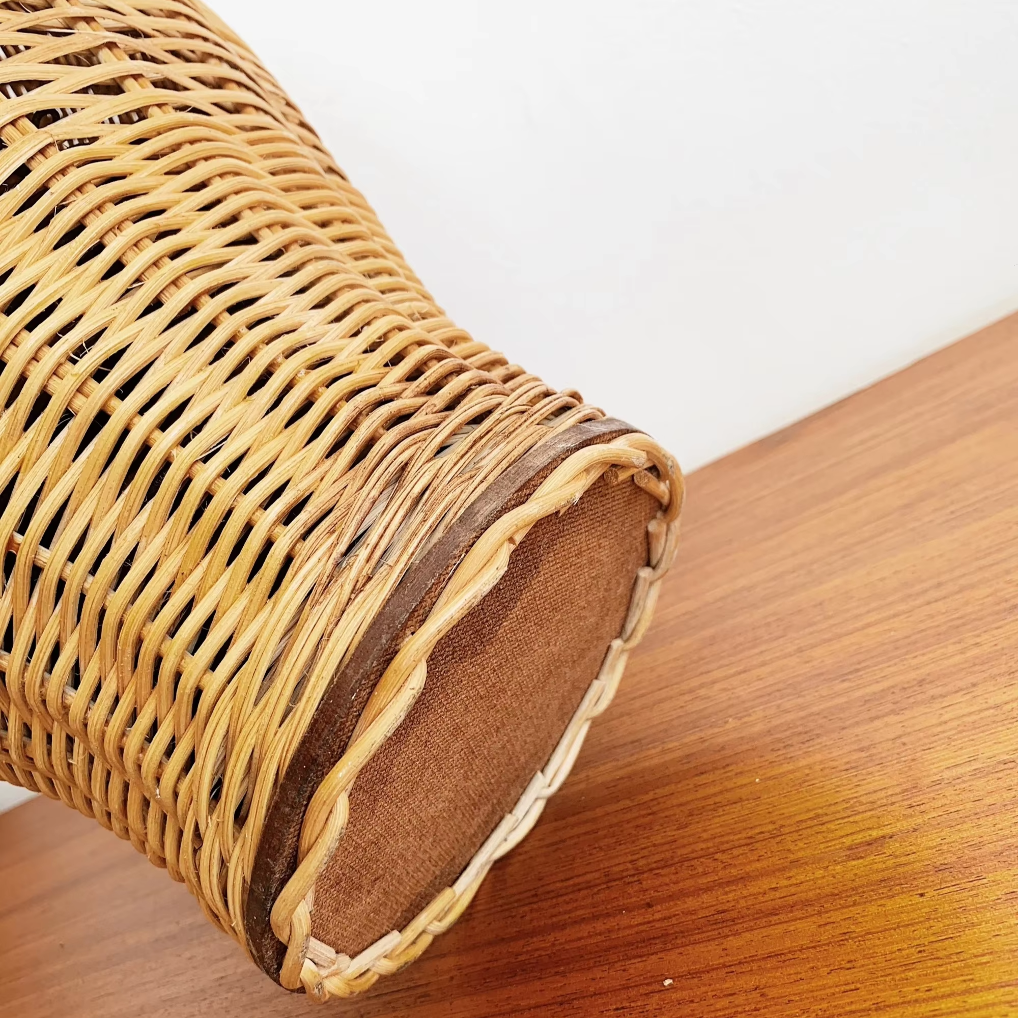 Classic rattan vase Made in Vietnam Ecofriendly material for Home Decor and tableware decoration Wholesale 2