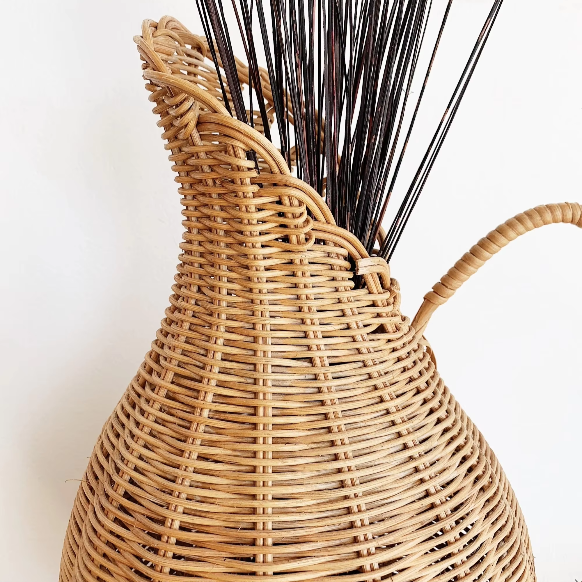 Classic rattan vase Made in Vietnam Ecofriendly material for Home Decor and tableware decoration Wholesale 3
