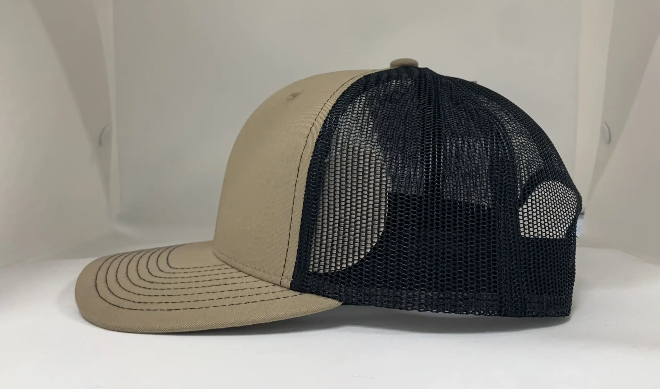 Custom Blank Trucker Hats Small MOQ Custom Snapback Caps Vietnam Factory Promotional Hat Sport Dad Cap 4