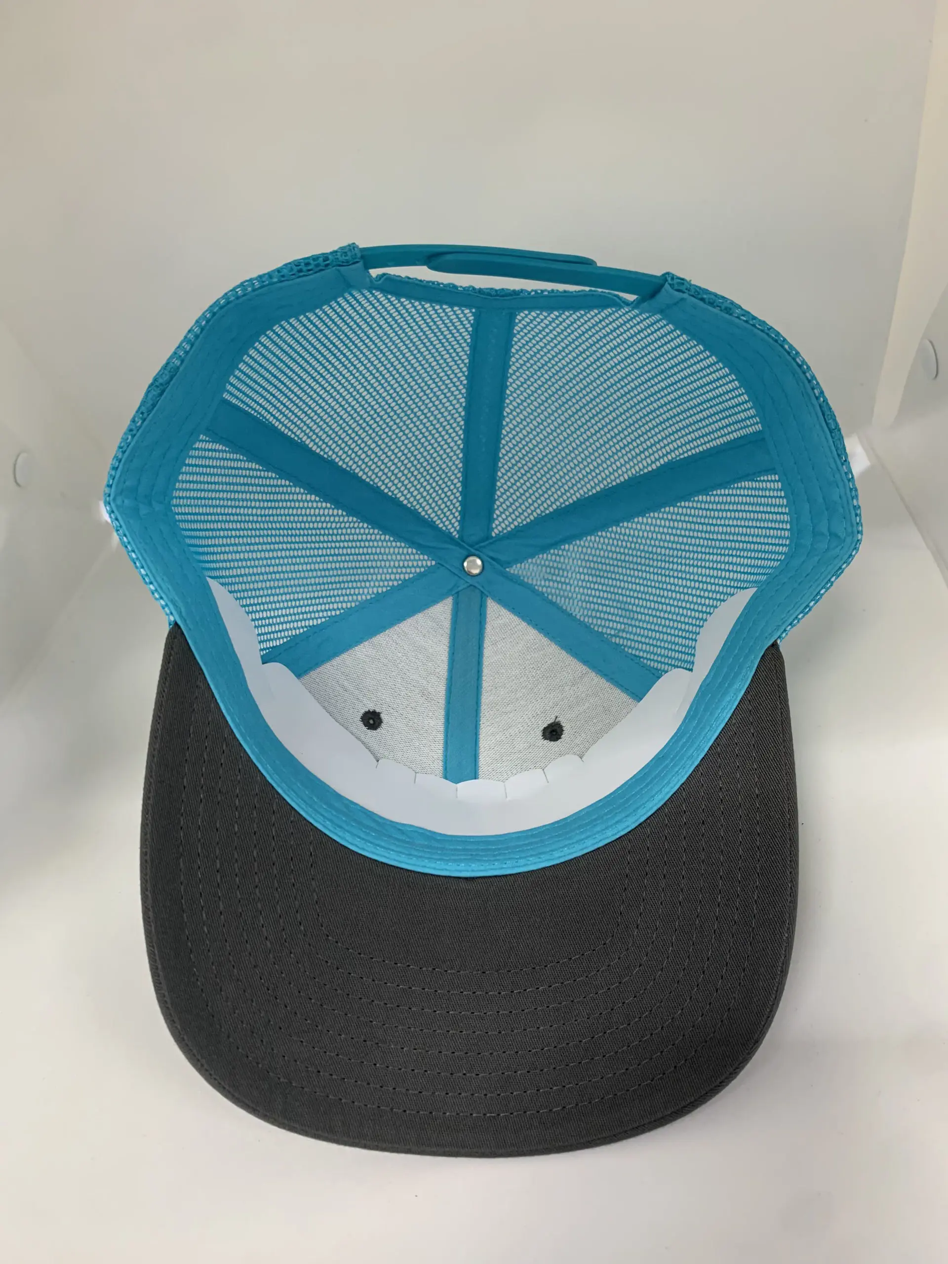 Custom Color 6-Panel Curved Brim High Quality Medium Profile Trucker Hat for Men in Vietnam Factory 5