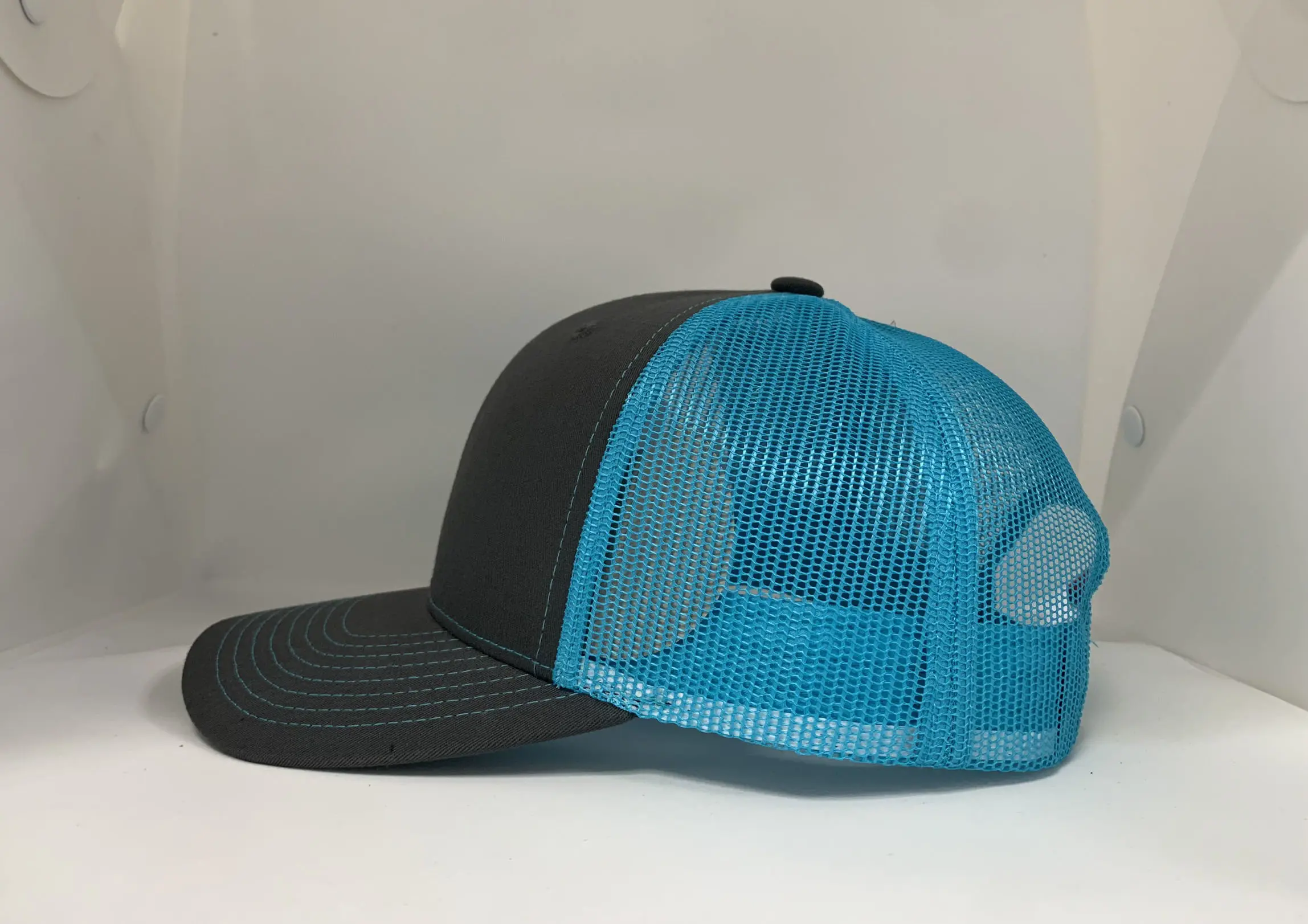Custom Color 6-Panel Curved Brim High Quality Medium Profile Trucker Hat for Men in Vietnam Factory 3