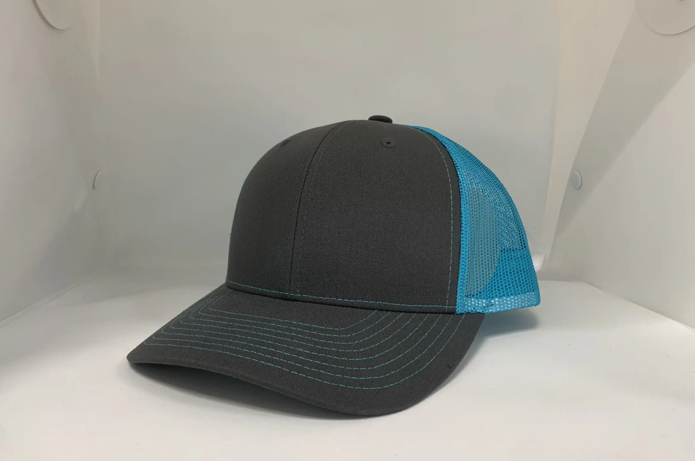 Custom Color 6-Panel Curved Brim High Quality Medium Profile Trucker Hat for Men in Vietnam Factory 2