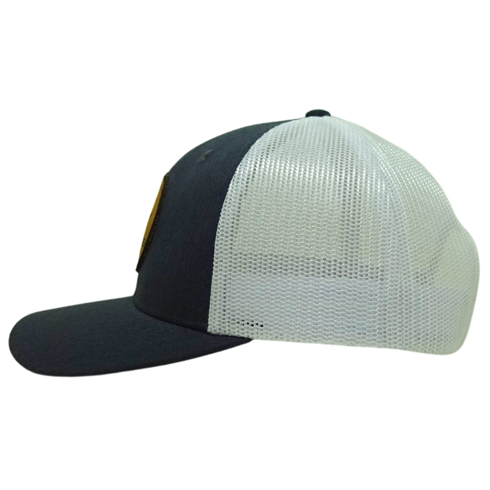 Custom Leather Patch Logo Trucker Hat Flat Brim Structured 6 Panel Back White Mesh Single Breasted Buckle for Brand Promotions 4