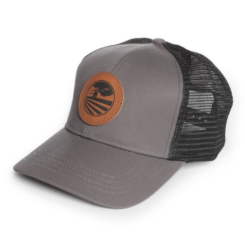 Custom Round Leather Patch Hat Trucker 6 Panel Gorras R 112 Breathable Mesh Adjustable Snapback Closure Single Row Buckle Unisex 3