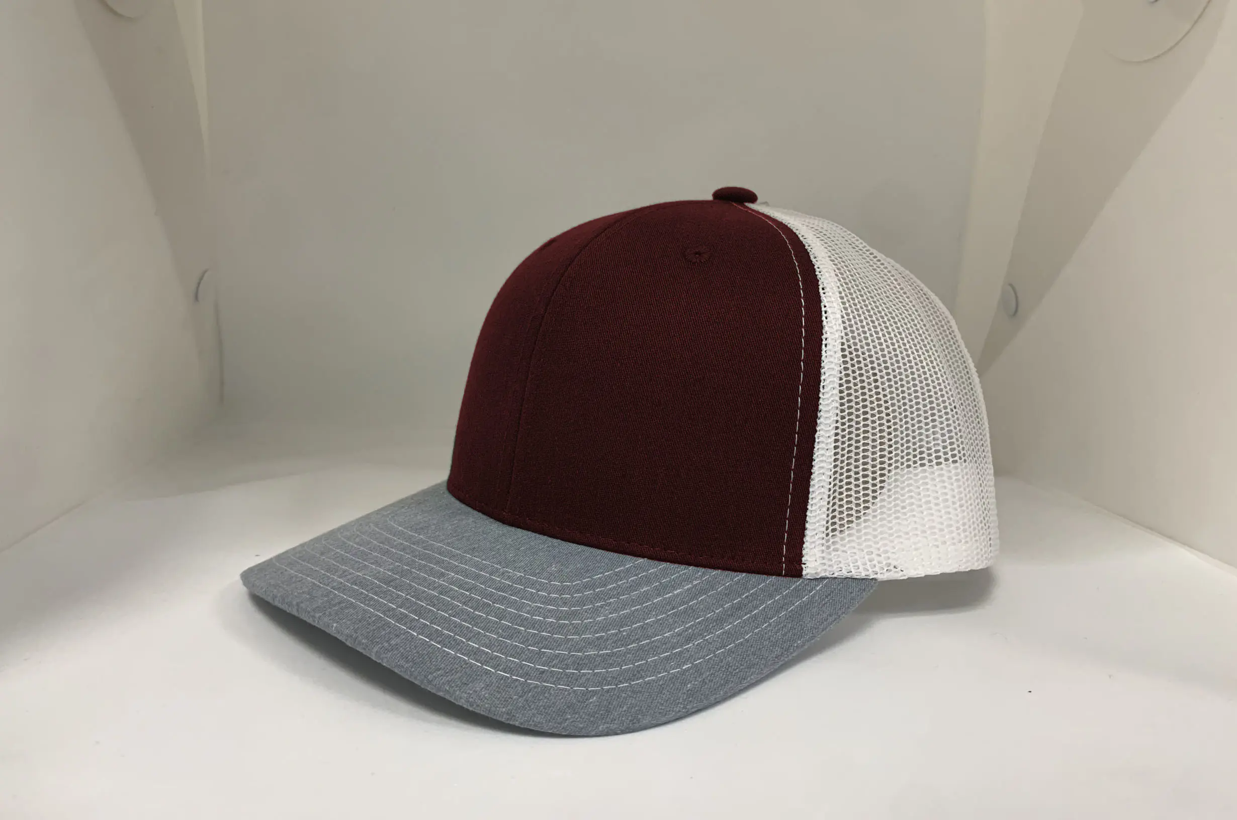 Custom Tricolor Heather Gray Burgundy White Mesh Trucker Hats Snapback Vietnam Promotion Cap for Business 2
