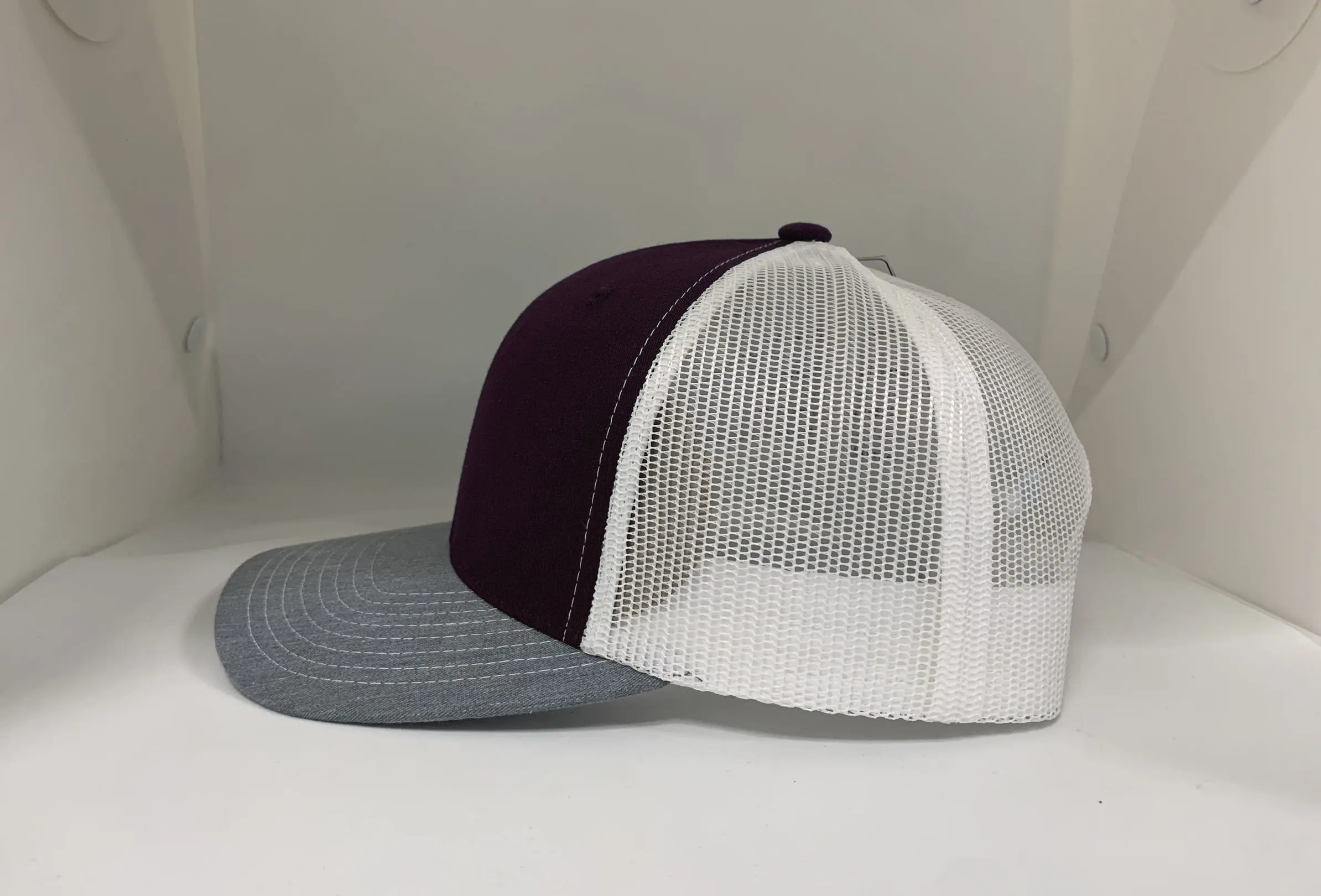 Custom Tricolor Heather Gray Burgundy White Mesh Trucker Hats Snapback Vietnam Promotion Cap for Business 5