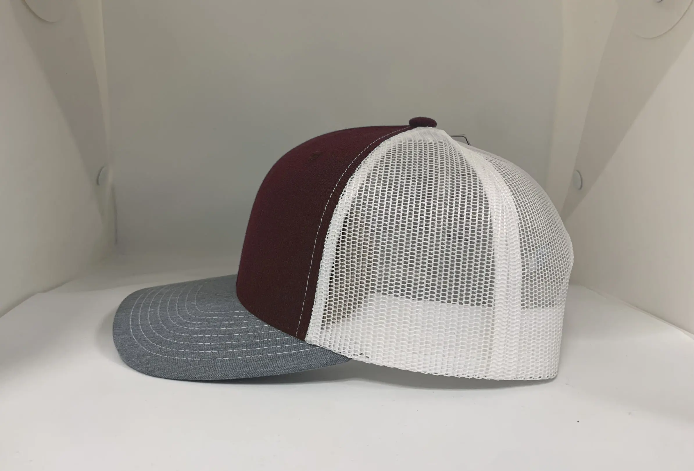Custom Tricolor Heather Gray Burgundy White Mesh Trucker Hats Snapback Vietnam Promotion Cap for Business 4