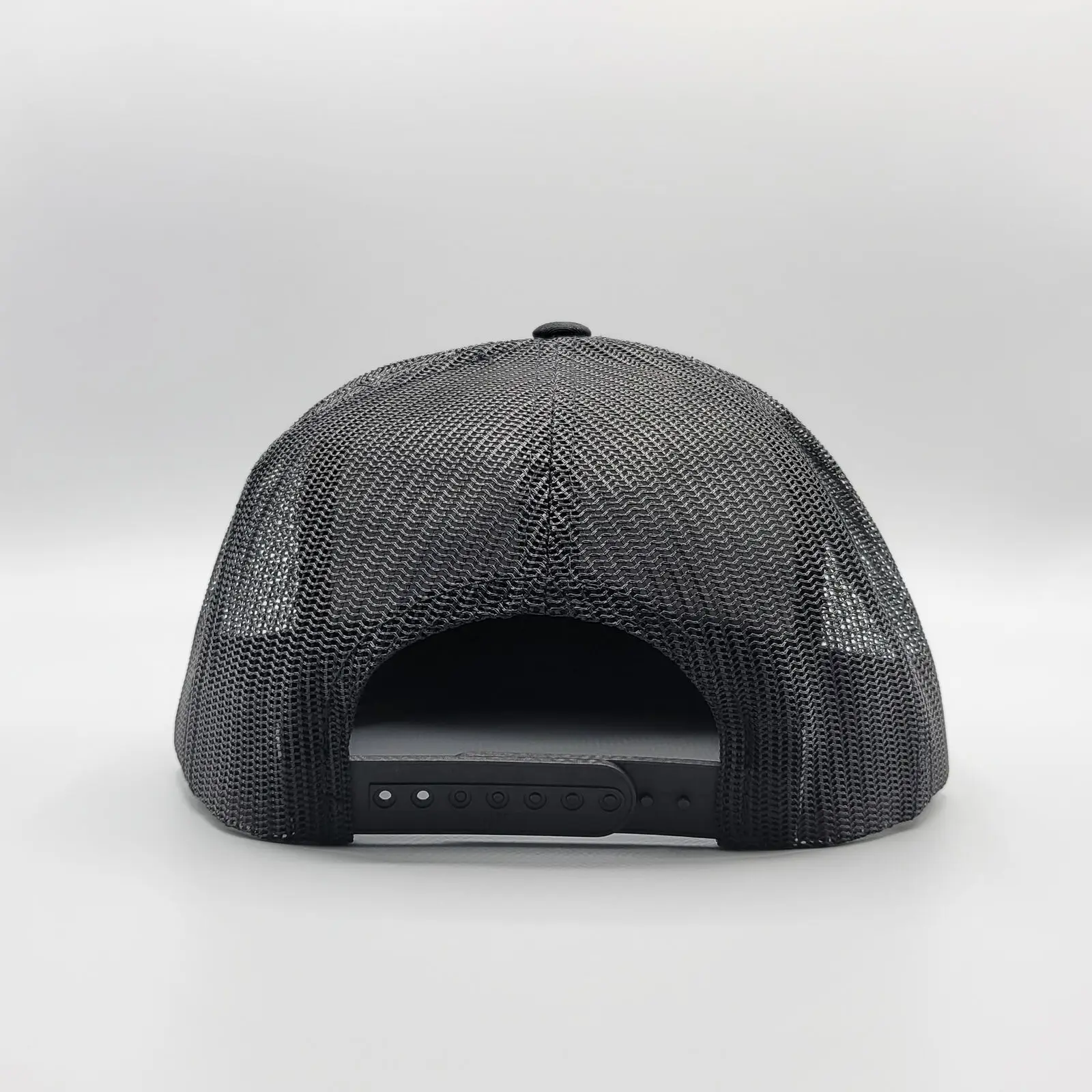 Flat Visor 5 Panel Trucker Hat Woven Patch Logo High Quality Black Color Mesh Back Adjustable Hot Headwear Trucker Cap for Man 5