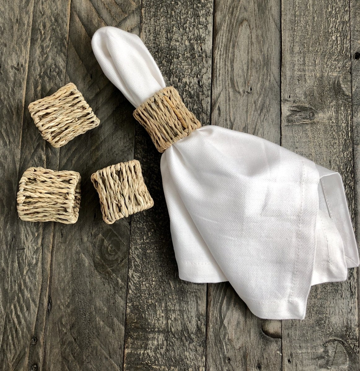 Handwoven seagrass napkin rings Made in Vietnam Eco-friendly material for home and tableware decoration Wholesale 2