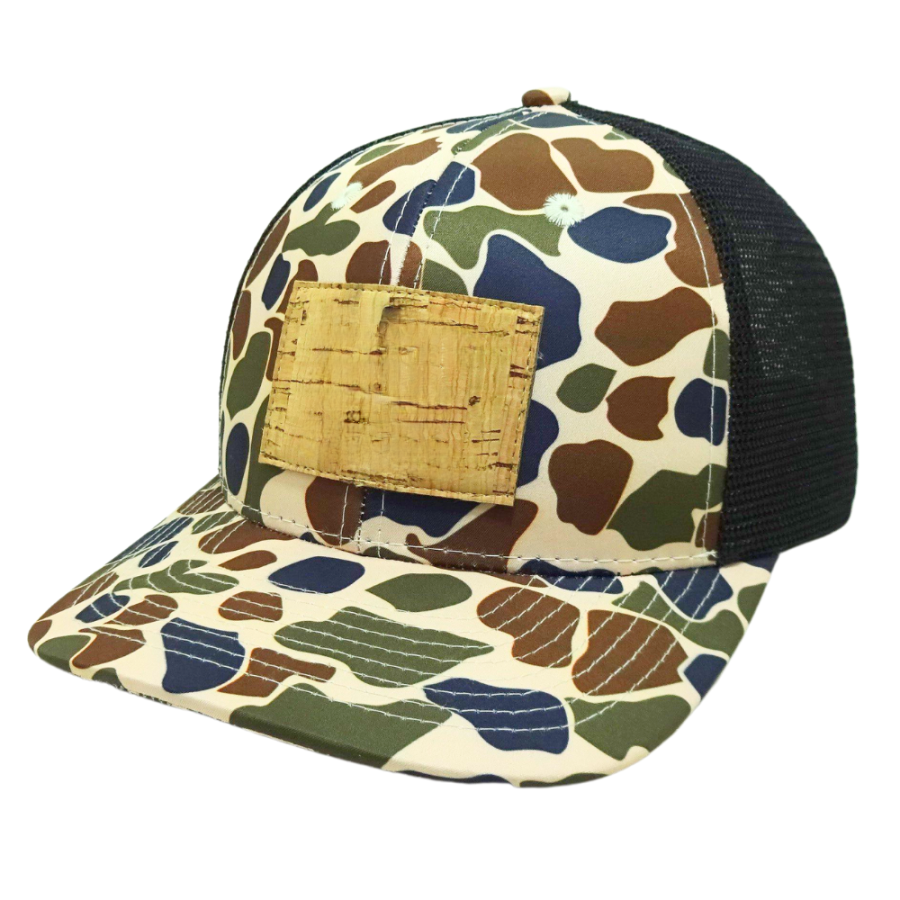 High Quality 6 Panel Camouflage Trucker Hat Beige Black Mesh Leather Logo Patch Structured Caps Custom Label Inside and Outside 2