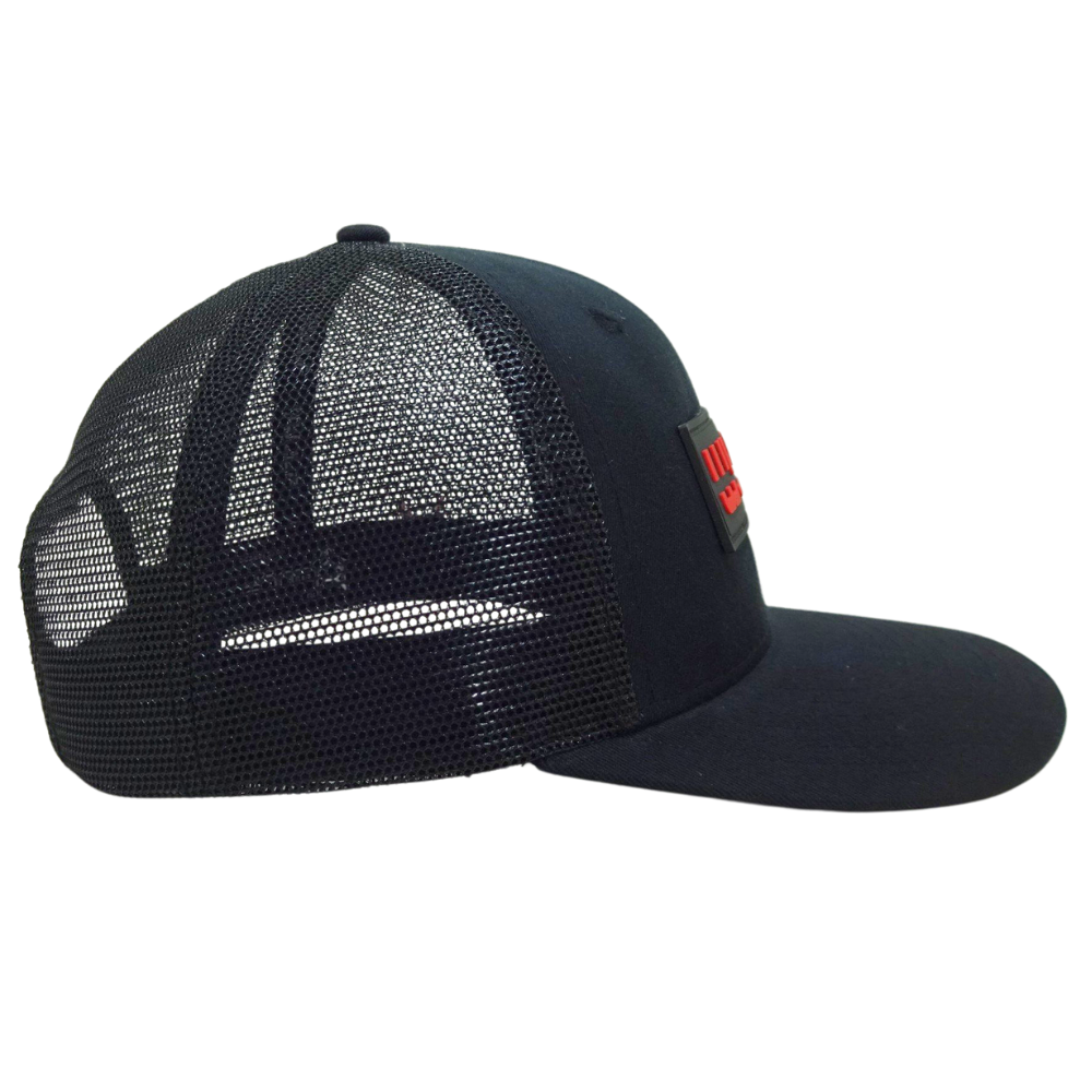 High Quality Custom Contrast Rubber Logo Patch Structured Trucker Hat With Flat Brim 6 Panel Plastic Single Breasted Buckle OEM 5